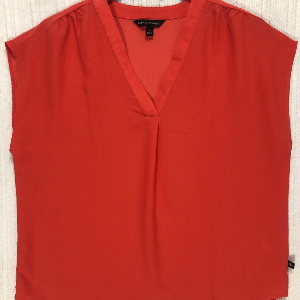 Banana Republic Womens Coral Orange V-Neck Pleated Sleeveless Blouse Size M
